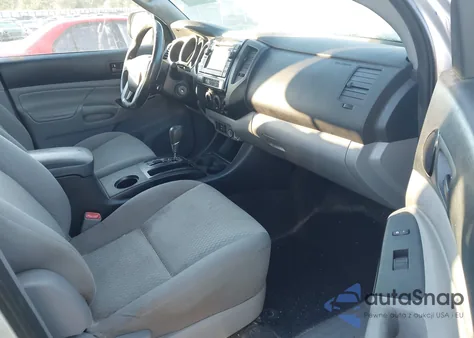 2013 Toyota Tacoma Prerunner z USA, uszkodzony, nr VIN 5TFJX4GN1DX021400